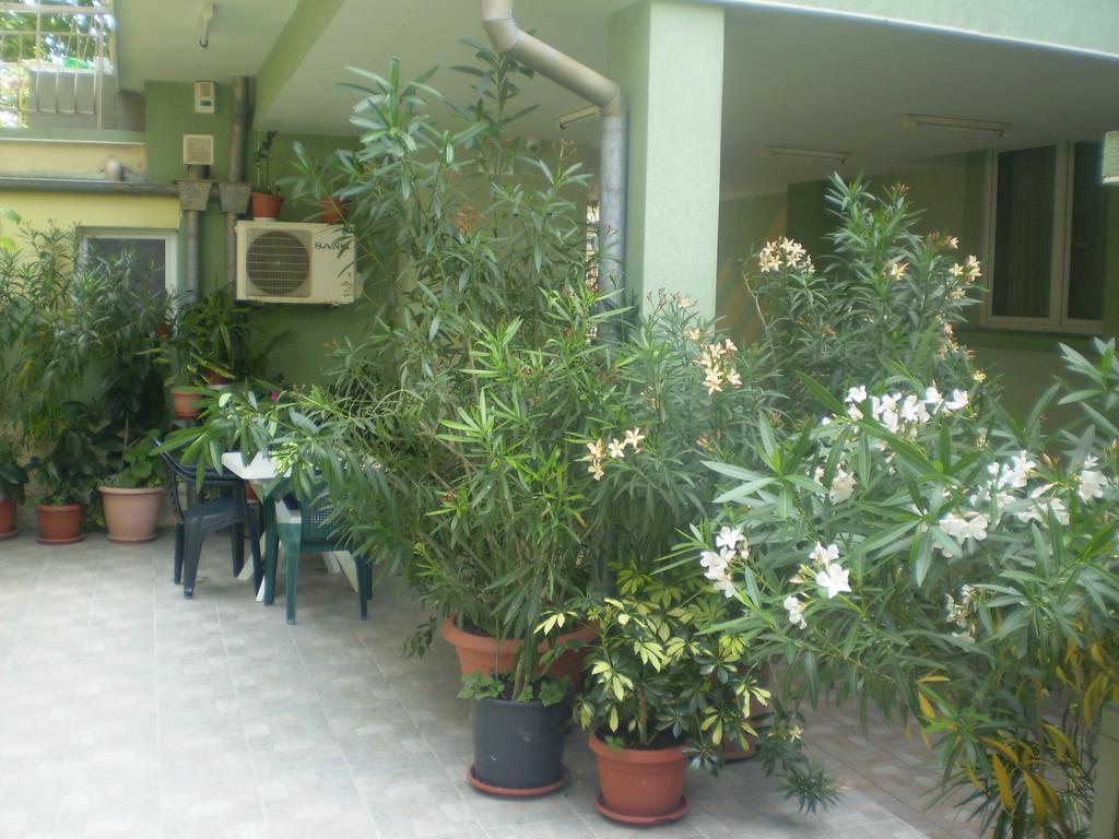 Guest House ,, Ekaterina" Nesebar Esterno foto