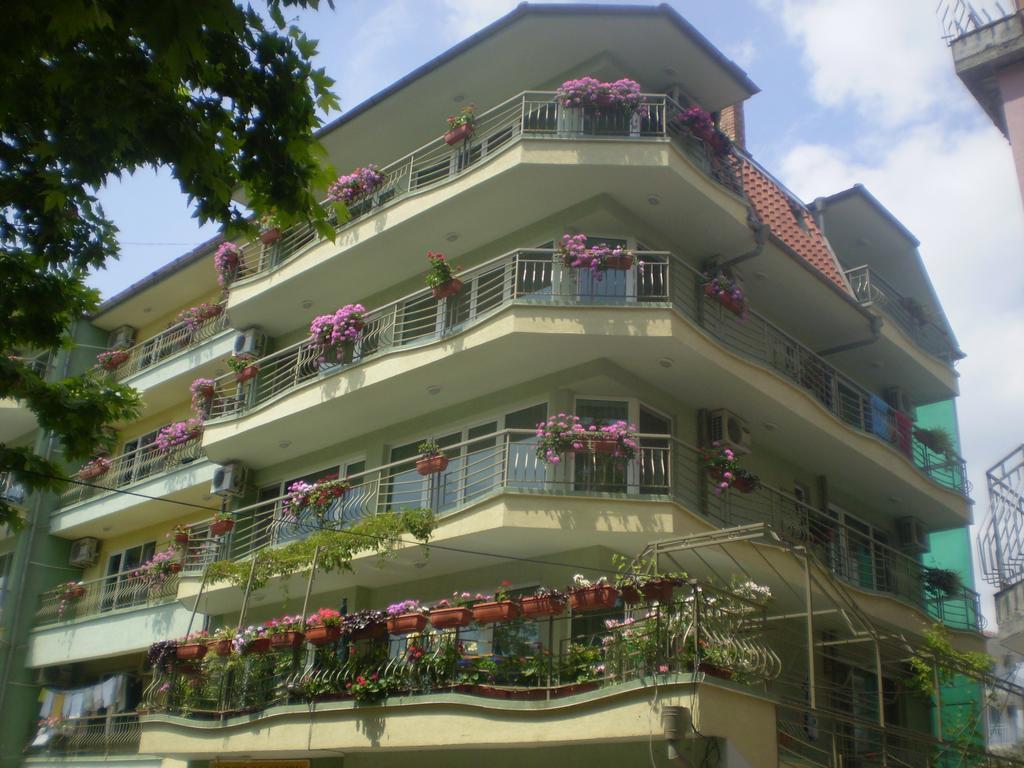 Guest House ,, Ekaterina" Nesebar Esterno foto