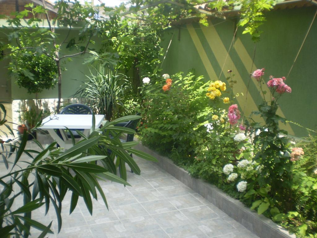 Guest House ,, Ekaterina" Nesebar Esterno foto