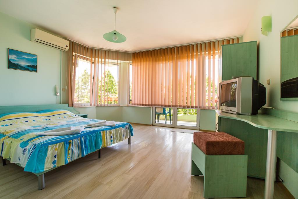 Guest House ,, Ekaterina" Nesebar Esterno foto