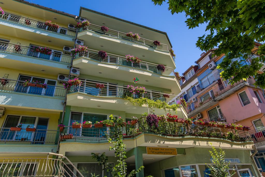 Guest House ,, Ekaterina" Nesebar Esterno foto
